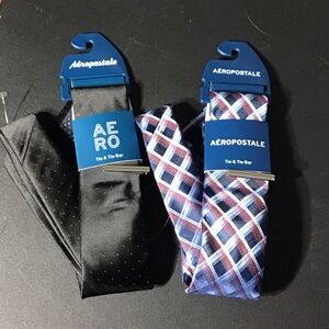 Aeropostale Men's Black and Blue Patterned Ties With Tie Bar Bundle Of 2